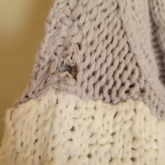 In The Style  off shoulder cableknit with color block detail in gray Size L - Picture 5 of 5